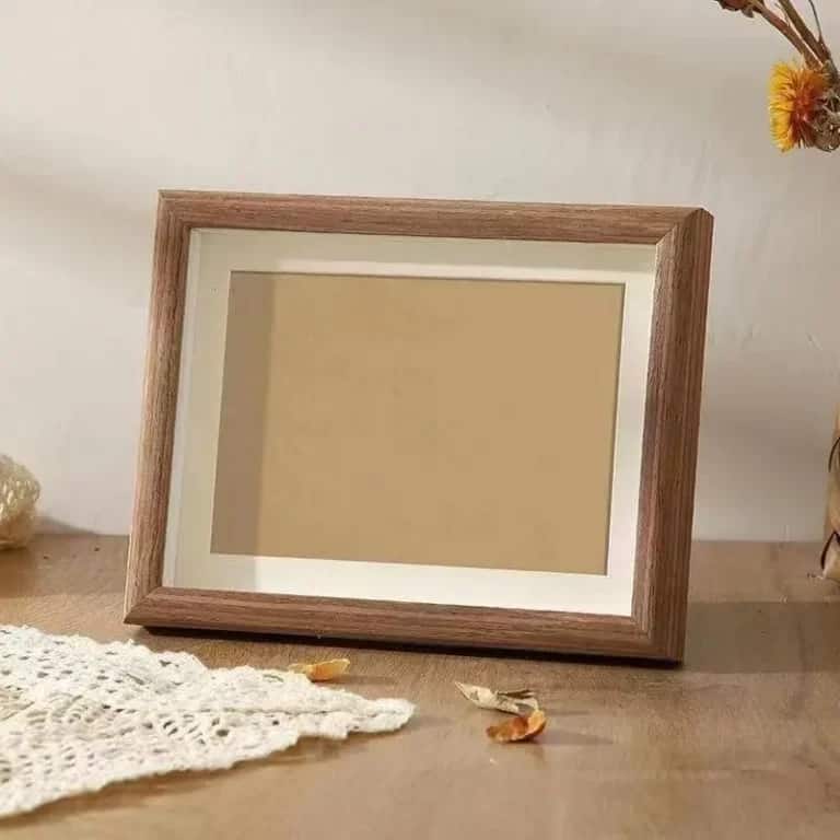 Shadow picture frame